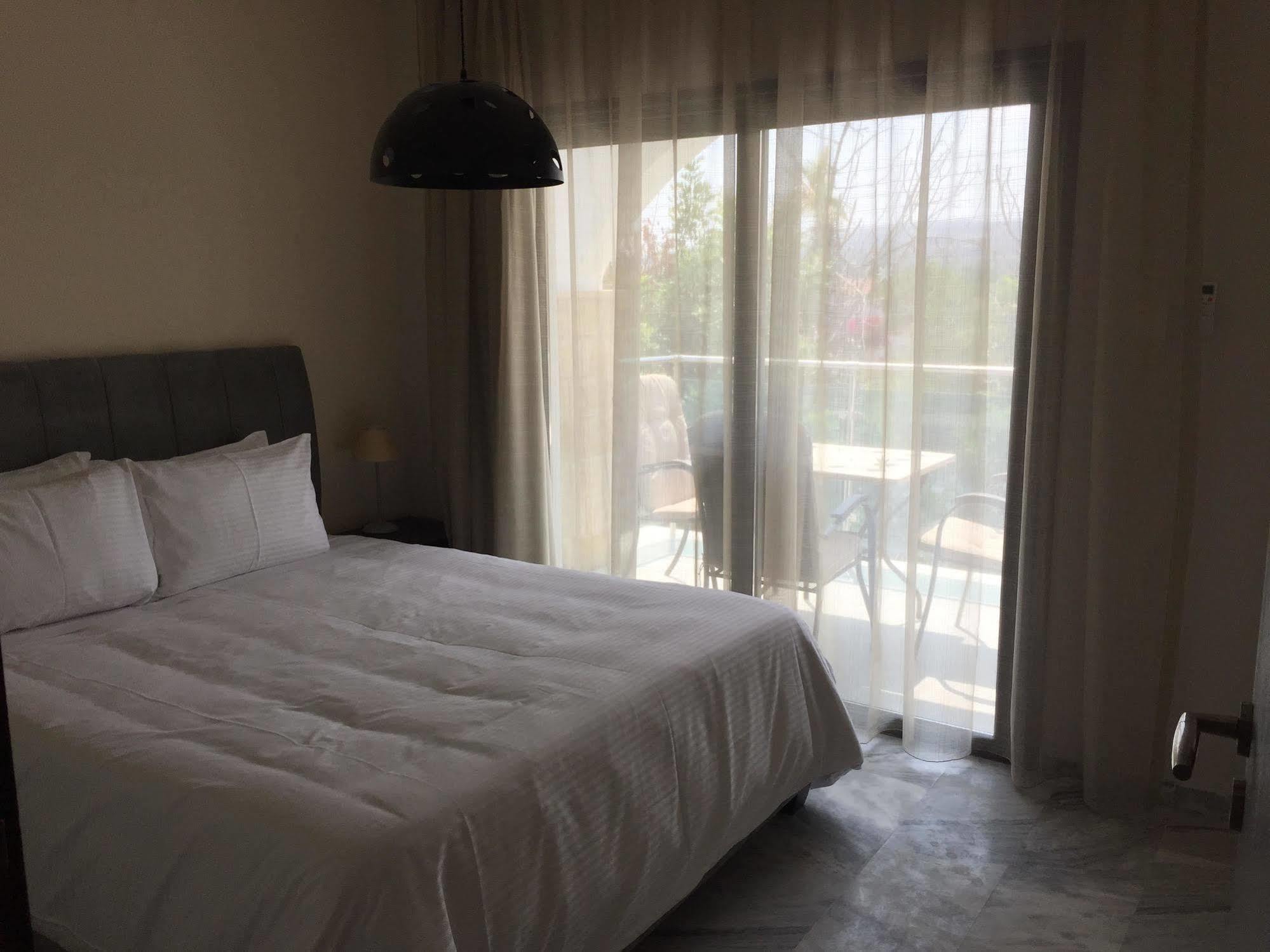 Latchi Escape Hotel And Suites Polis Екстер'єр фото